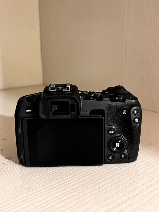 Продаю Canon EOS RP