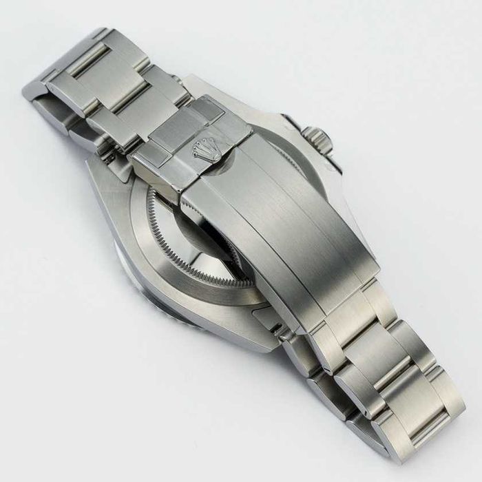 Rolex Oyster Submariner Date 126610LV "Starbucks"