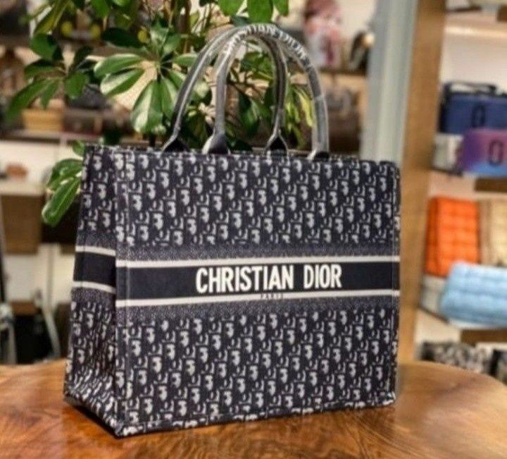 Geanta +portofel  Christian Dior, material textil, saculet, etichetă