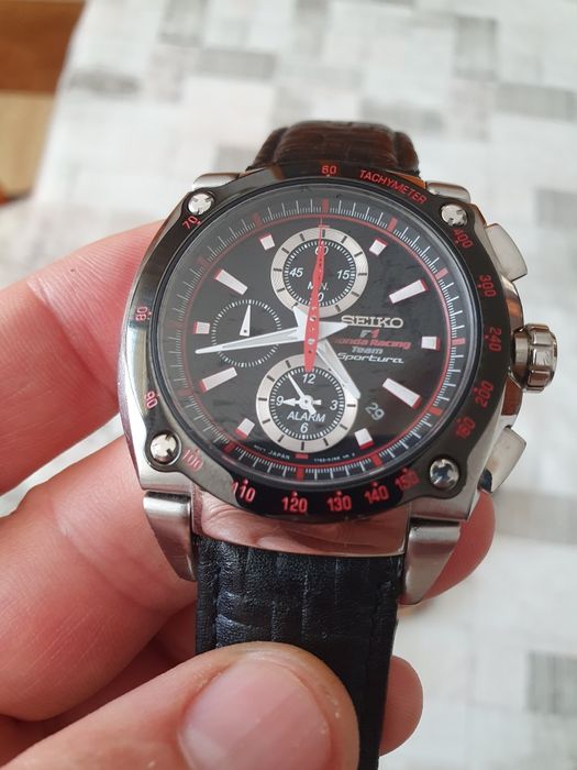 Продавам оригинални часовници работят перфектно