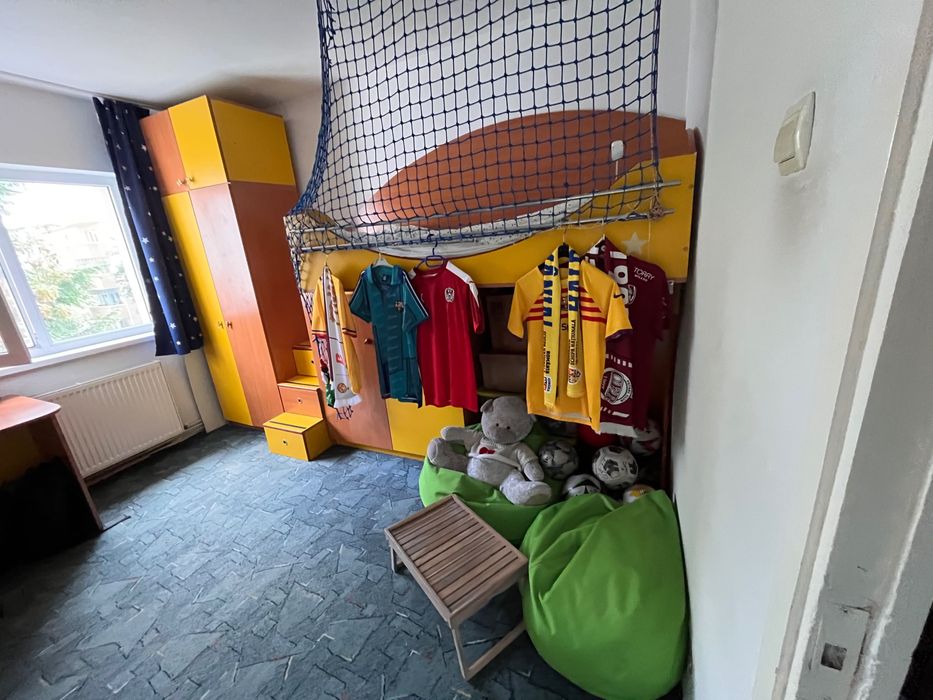 Mobilier camara copil culoare lemn natur combinație