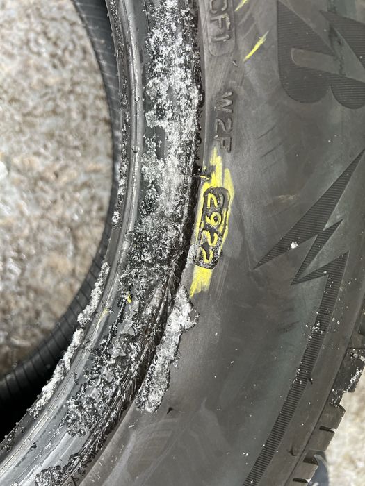 215 60 16 bridgestone iarna 2021