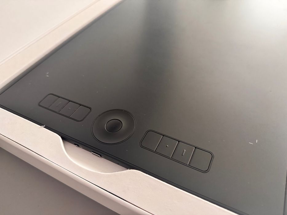 Графичен таблет Wacom intuos pro L