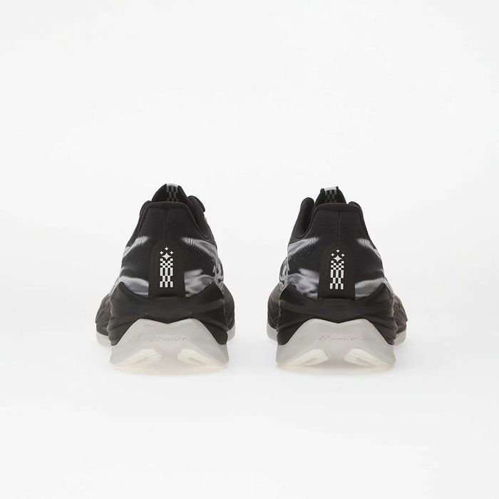 Продавам нови мъжки маратонки с кутия Asics Superblast 3 Black/ Black