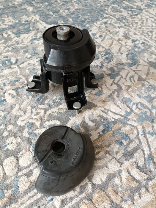 Подушка двигателя б/у Камри 30 араб 3000 тг