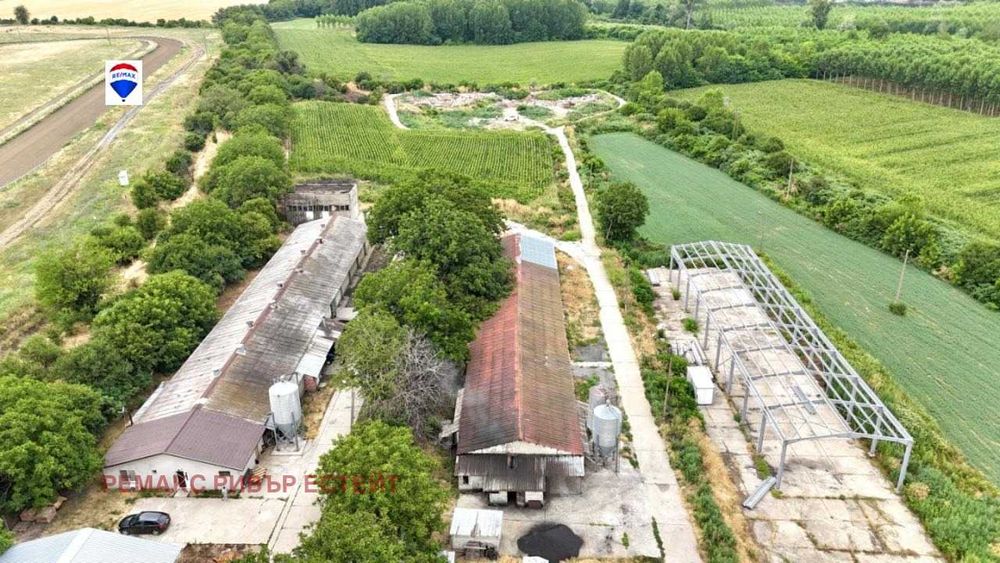 Продава се Промишлена сграда в с. Сандрово, Област Русе - 2465 кв.м за 151 €/кв.м - Снимка #8