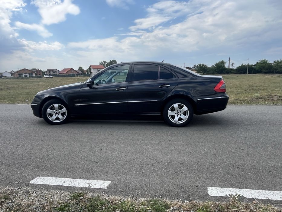 MERCEDES-BENZ E-Class