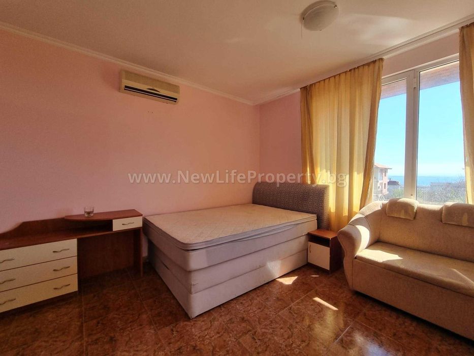 Двуетажна къща с басейн, Инцараки Свети Влас