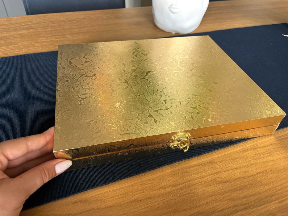 Сервиз прибори за хранене Хамелеон от 24 части