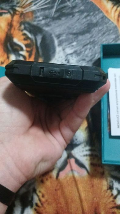 Продам телефон Kubot KingKong X