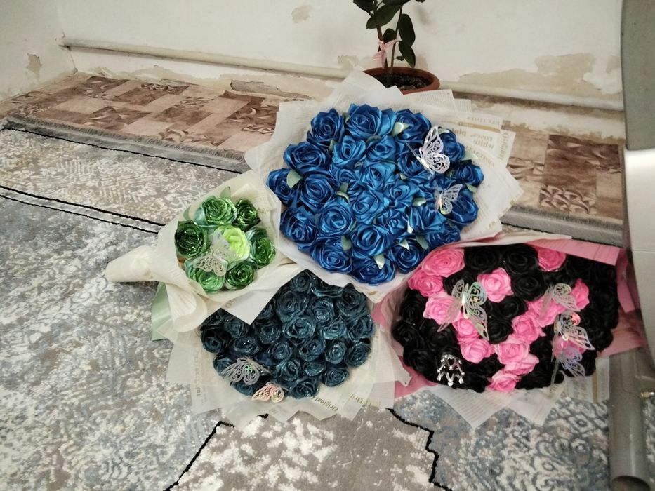 Розы из лент букет ручной работы