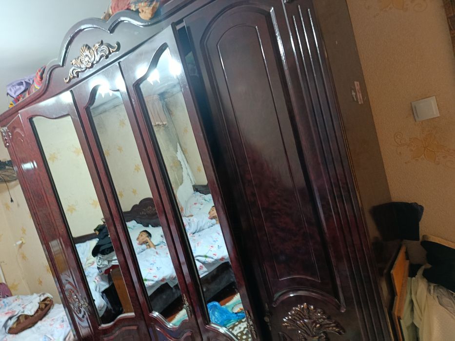 Mebil sotiladi narxi kelishiladi