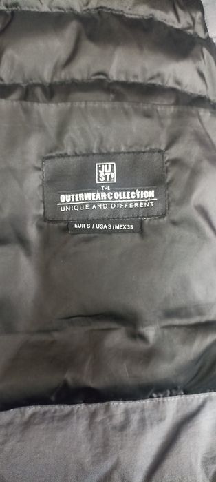 Продам куртку на подростка. 9-10 лет.