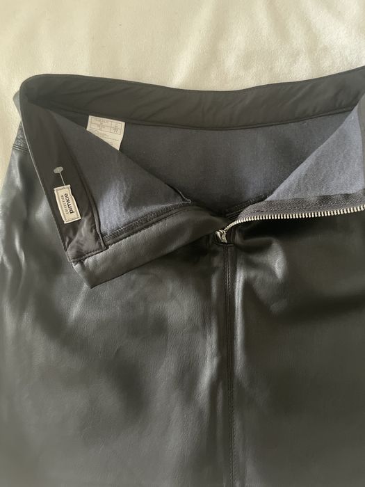 Дамска права кожена пола.