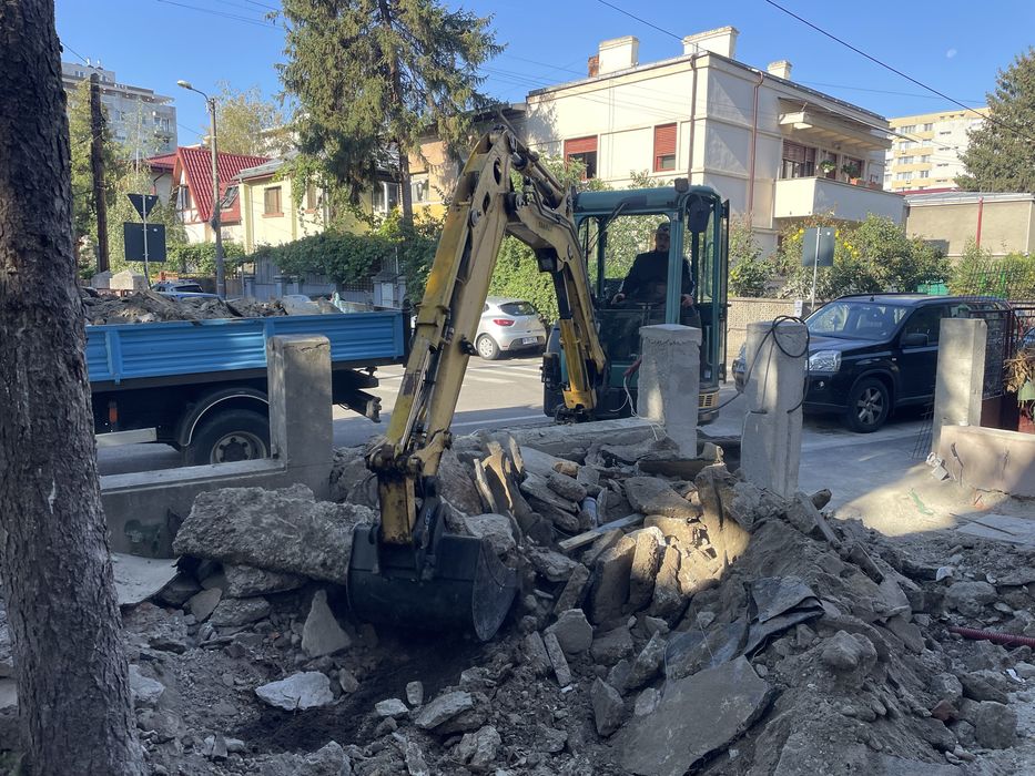 Inchiriez MiniExcavator Bobcat