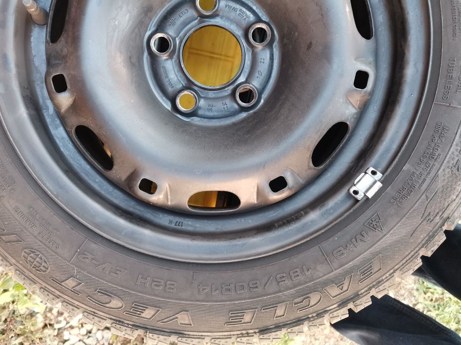 Vând anvelope de iarna