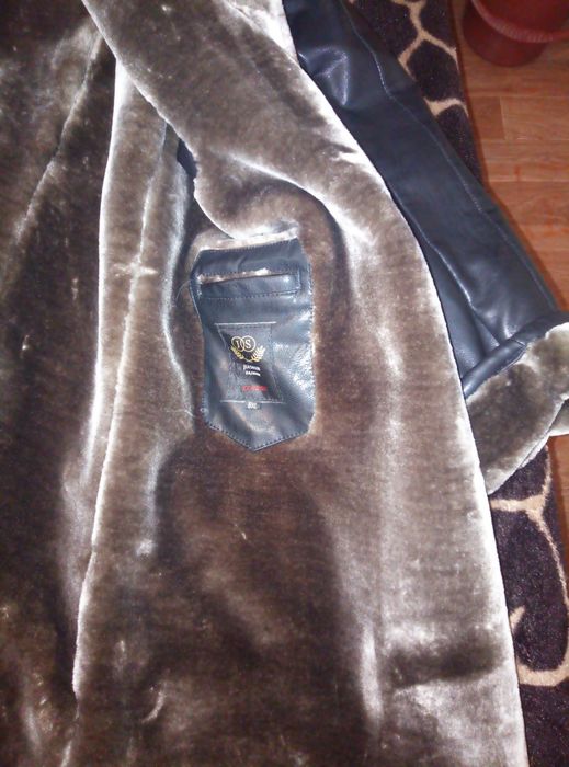 Продам куртку натуральную