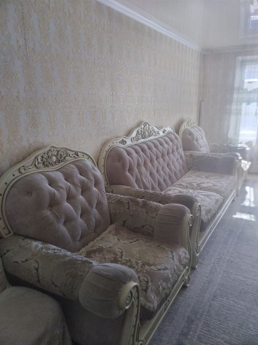 Продам королевский диван