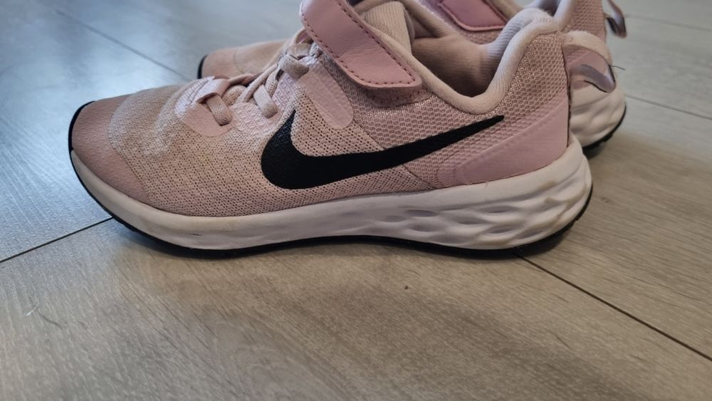 Маратонки Nike. Номер 32.