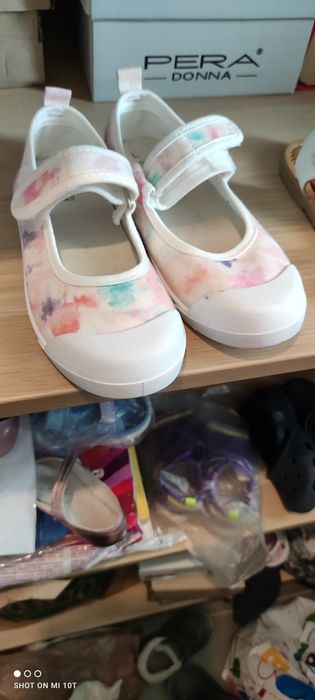 Пантофи,маратонки, обувки, ботуши Нови