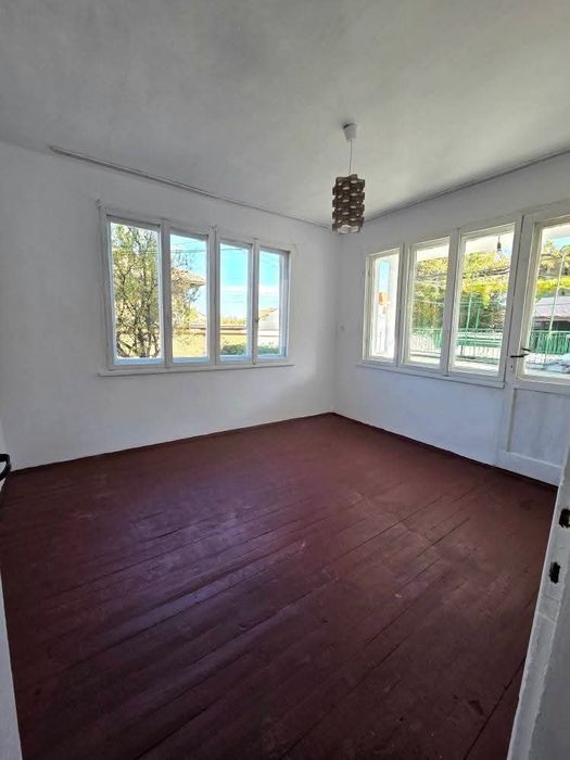 Продава се Етаж от къща в Кюстендил, Център - 84 кв.м за 858 €/кв.м - Снимка #2