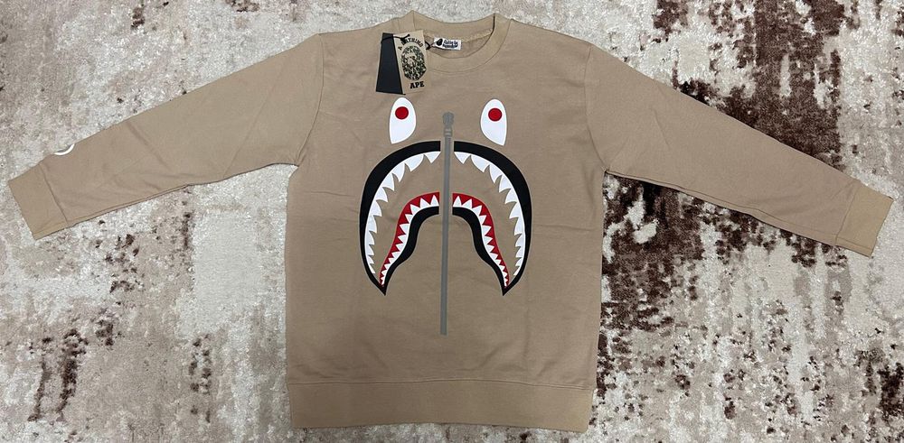 Vând bluza noua de bărbați A Bathing Ape