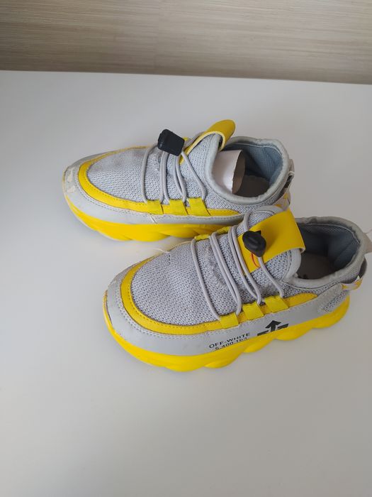 Кроссовки детские