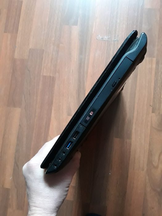 Vând laptop ASUS model N71Jq