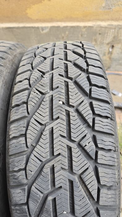 Taurus 205/60/R16