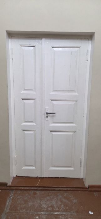 Eshiklar 4 ta balandligi 2.10 eni 1.5 sm