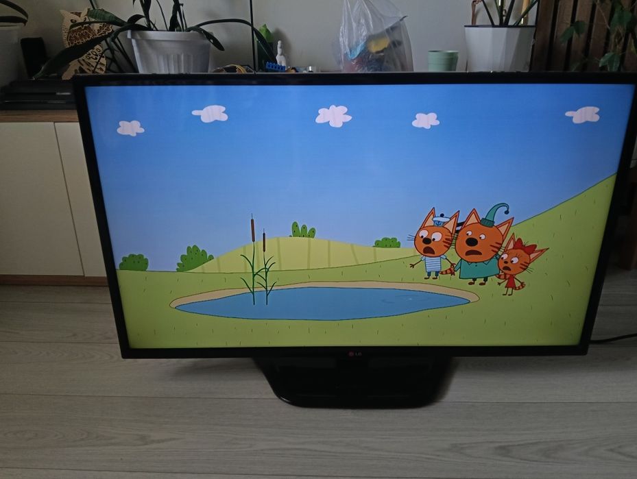 Продам телевизор smart