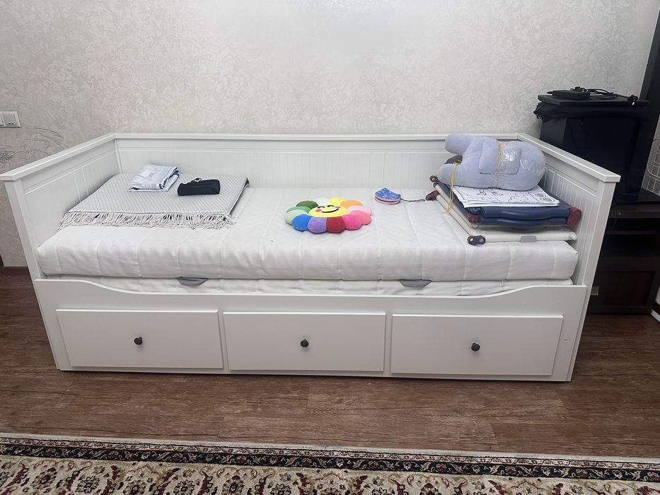 Кровать Икеа Хэмнес продам