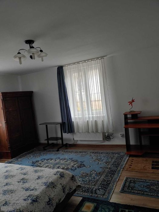 de inchiriat casa(parter)