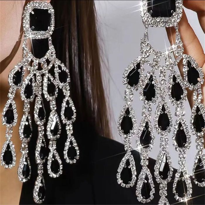 Продам серьги новые