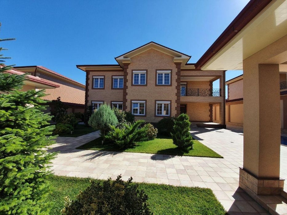 Отличный дом высшего класса 750 квадратов на Центре Луначарского