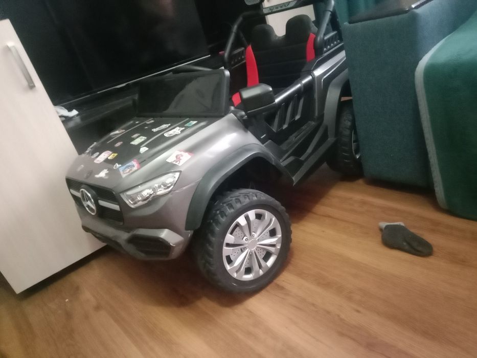 Детский автомобиль