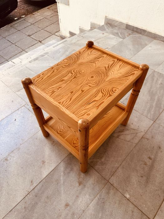 Масивно дървено шкафче с чекмедже – рустик стил