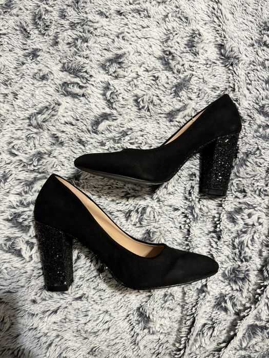 Pantofi cu toc patrat