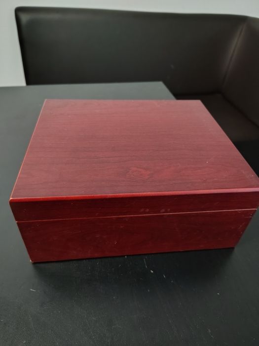 Humidor din lemn pentru țigări de foi