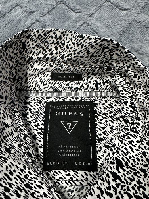 Cămașă Guess Slim Fit, S – Model Leopard/Alb-Negru – Purtată o singură dată