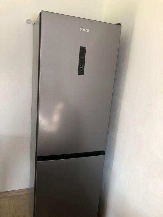 Хладилник фризер горене нофрост система