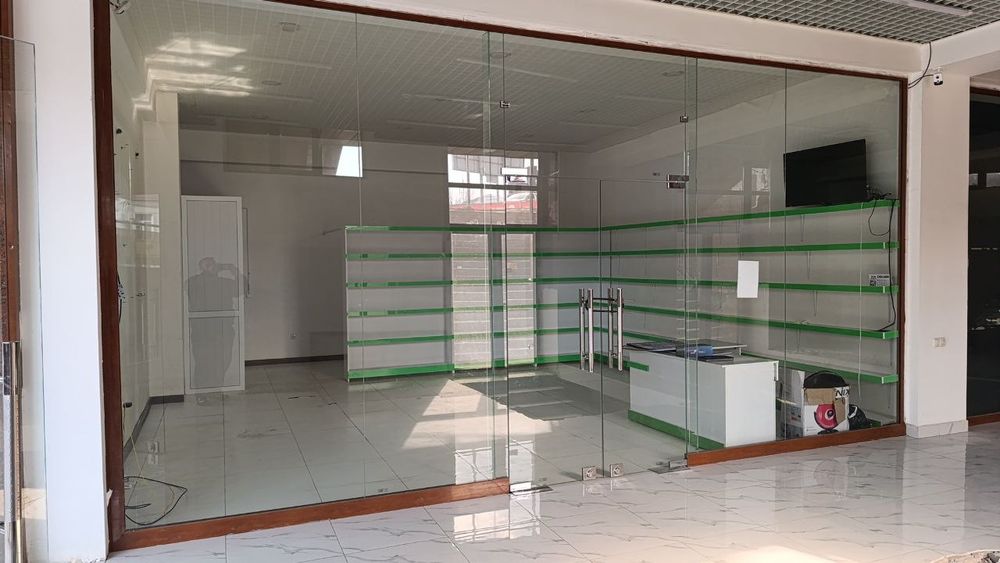 Поворотда жойлашган дўкон сотилади