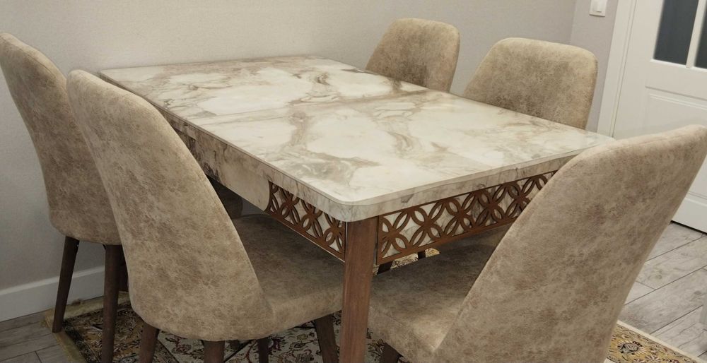 Стол и 6 стульев