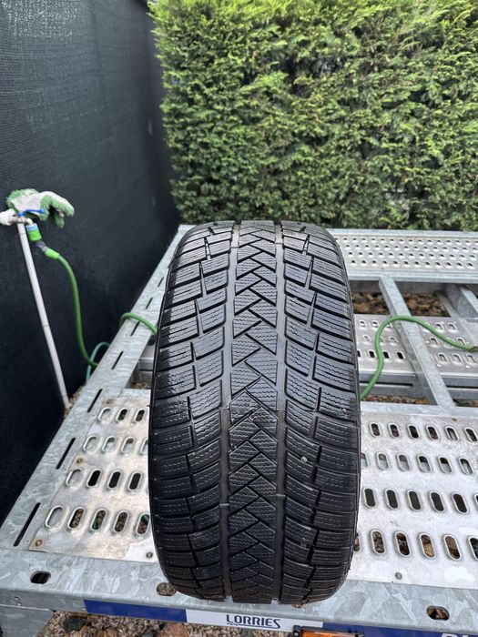 Anvelope 225/40/19 / 255/35/19 Iarna Mercedes w205 Bmw