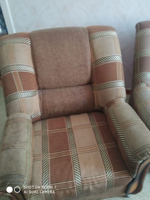 Продаётся диван с 2 креслами