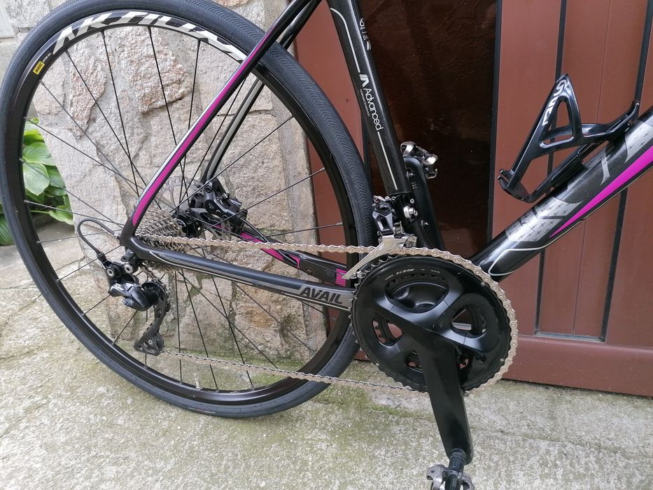 Шосеен GIANT - Liv  Carbon, 2*11 Shimano 105, хидравлични спирачки