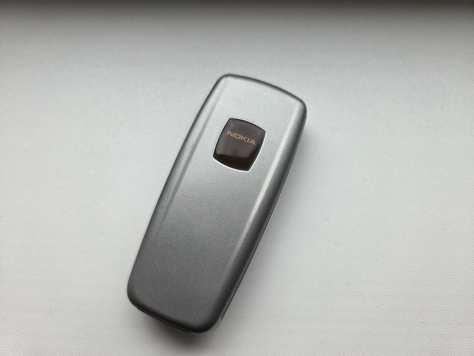 Nokia 2600 - telefon simplu cu butoane