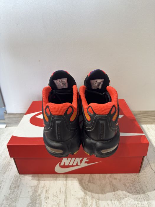 NIKE AIR MAX PLUS DRIFT TN черно червено 42,5