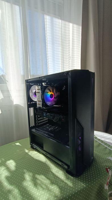 Vând sau schimb calculator de gaming
