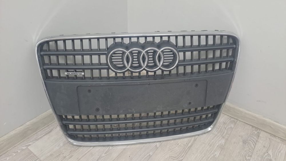 Решетка и фонарь на ауди Q7